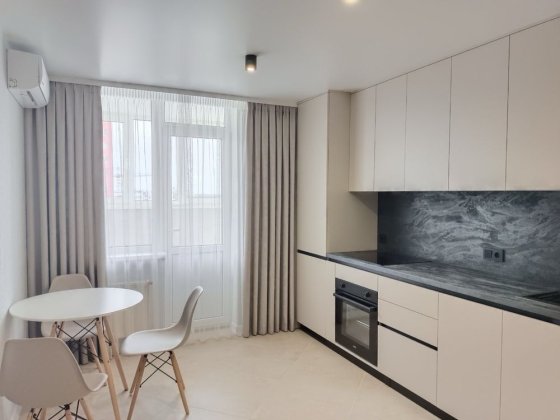 Продаж 1 кімн. з Новим Дизайнерським ремонтом ЖК Атлан на Киівській Бровары