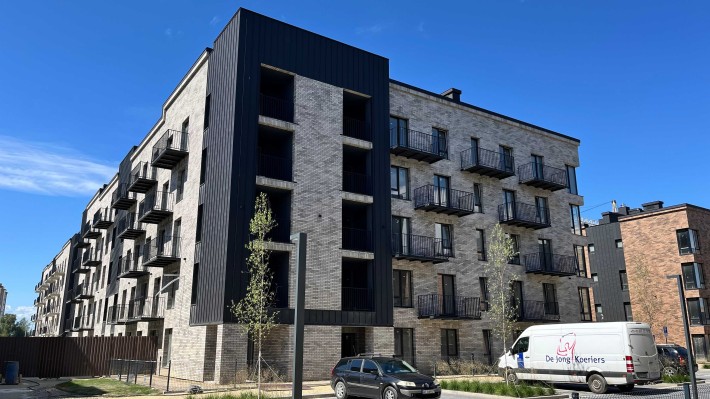 Продаж просторої квартири з власною терасою - фото 1