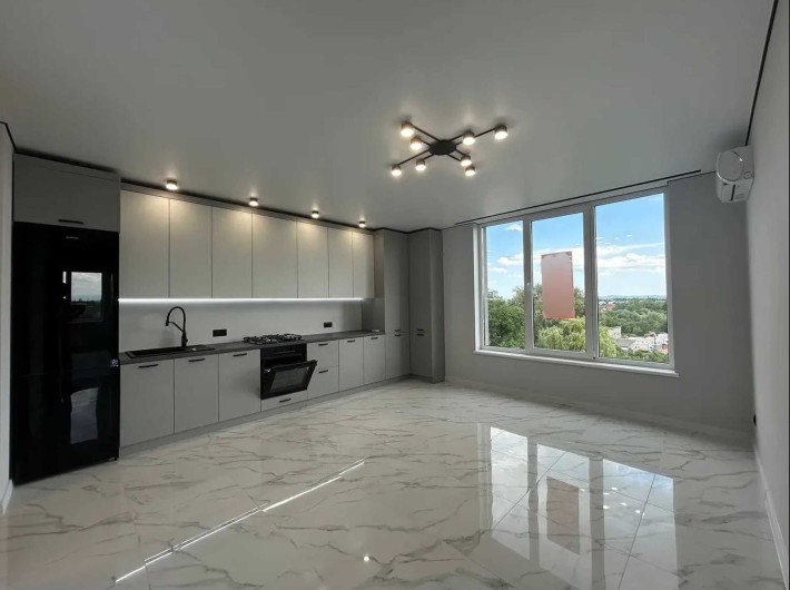 Продаж 2-км квартири з ремонтом по вул. Незалежності. - фото 1