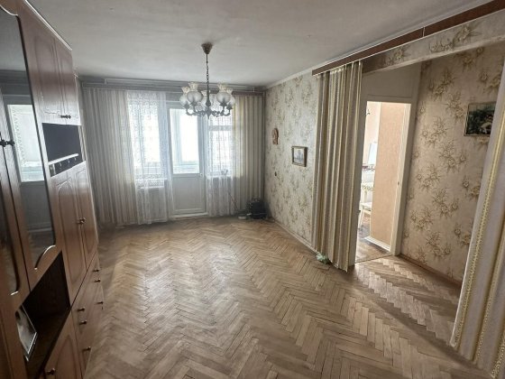 Продажа 2  кімн квартиру М.Лагунової 7 Бровары