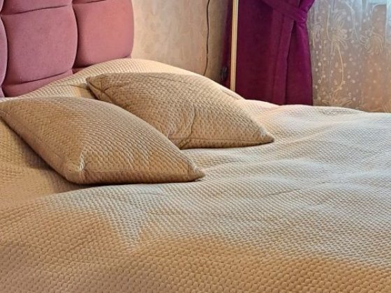 ПРОДАМ простору2 кім.кв. в чудовому стані біля ПАРКУ!Вул.Я.Мудрого 90А Бровары