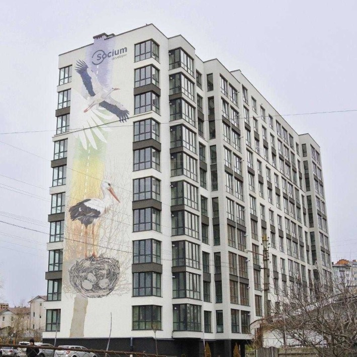 Простора 2-кімнатна квартира з панорамними вікнами - фото 1