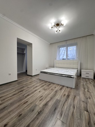Продається трьох кімнатна квартира біля парку - фото 1