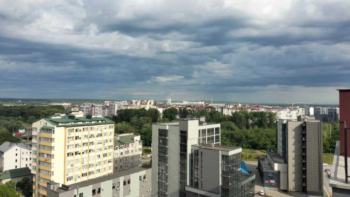 Центр, здана видова двохрівнева квартира з терасою за доступною ціною - фото 1