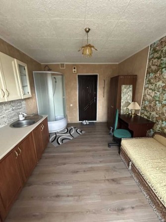 Кімната із зручностями, ЖБІ, 14 м², 4/5 поверх, з меблями та технікою - фото 1