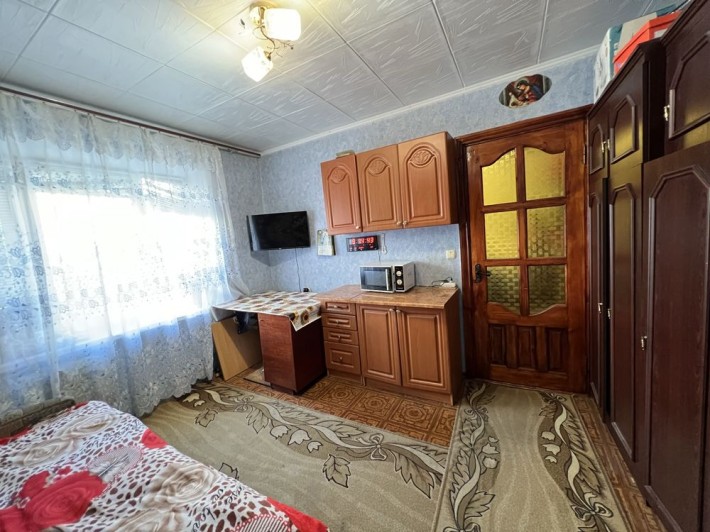 Терміновий продаж просторих кімнат в гуртожитку на Словянці - фото 1