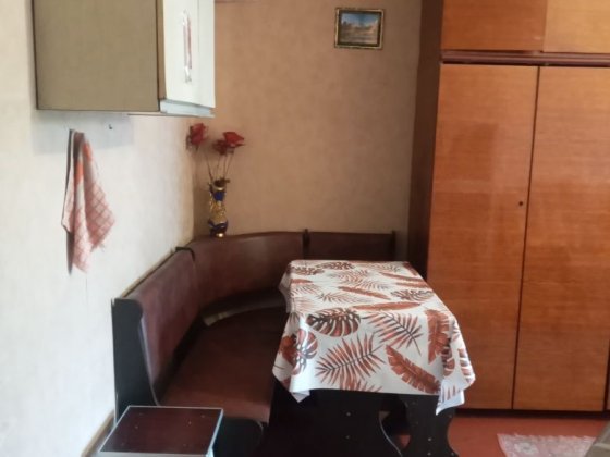 Продам велику кімнату 17,6м2  у гурт-ку на Белова 8! Чернигов