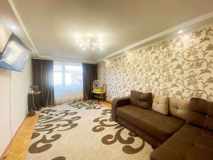 Продаж трикімнатної квартири в центральній частині міста - фото 1
