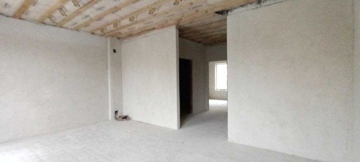 Продам 2-3 кім. квартиру з окремим входом та парко місцем. - фото 1