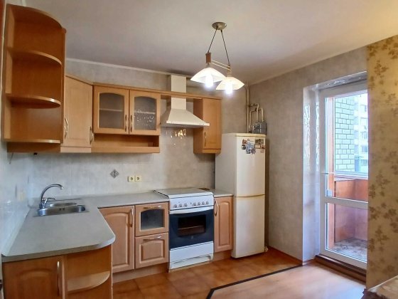 Вул Харківська продам 3 к квартиру гарний стан індивід ГАЗОВЕ опалення Бровары