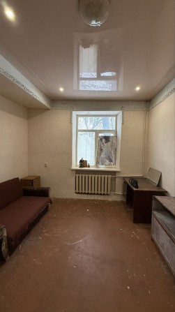 ТЕРМІНОВО! Продам кімнату 24,8 м², центр, вул Садова, 1 поверх - фото 1