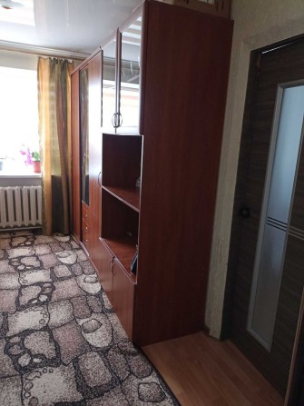 Срочно продаю 3 кімнати в гуртожитку від власника - фото 1