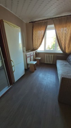 Продам Гостинку, недалеко от метро - фото 1