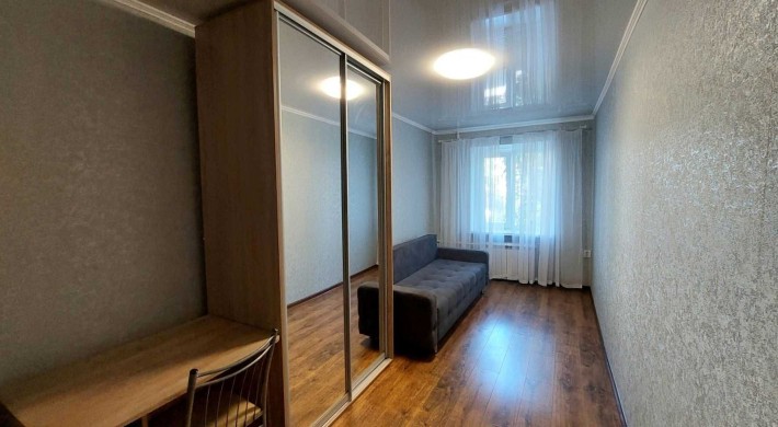 Продается комната в коммуне ул. Сегедская/ пр.Гагарина - фото 1