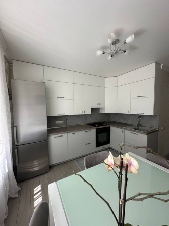 Продам велику 2-х кім. квартиру в Ірпені в р-н центрального парку - фото 1