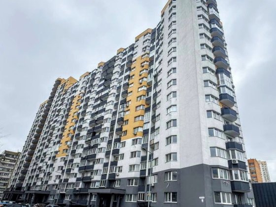 Продам  квартиру 91 м2,під бізнес,офіс , ЖК Атлант Петлюри 21 б,без % Бровары