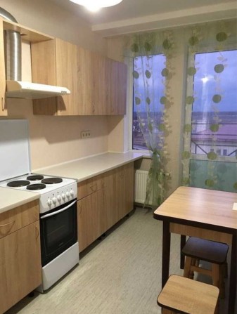 Продам 2 к квартиру з ремонтом поряд з лісом, швидкий виїзд на Київ - фото 1