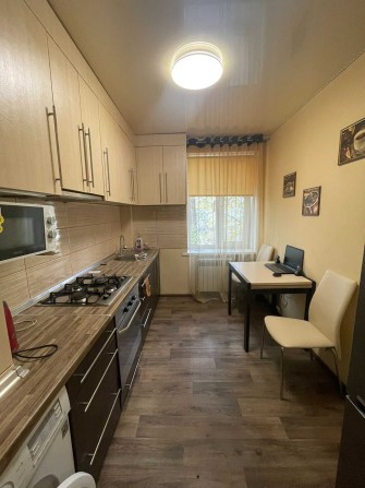 2-кім в Крюкові з меблями і технікою - фото 1