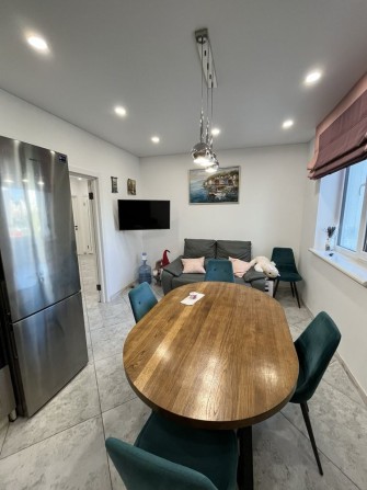 Продам простору 3 кімнатну квартиру з дизайнерським ремонтом - фото 1