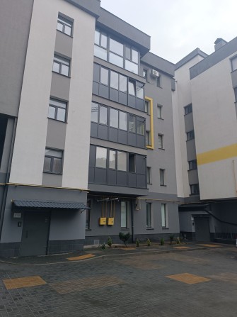 Продаж трикімнатної квартири - фото 1