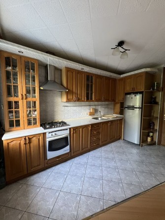Продам 5 кімнатну квартиру,Варшавський ринок вул.Кравчука - фото 1