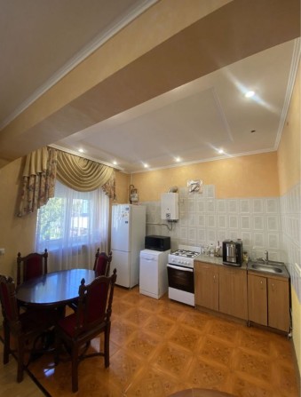 Продам 3-кімн.кв., сталінку по Перемоги, центр - фото 1