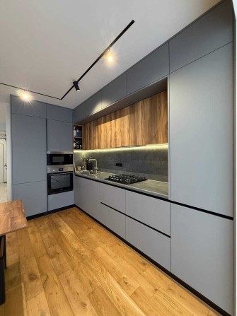Продаж 3-х квартири із дизайнерським ремонтом і меблями - фото 1