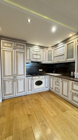 Центр продаж дворівневої квартири - фото 1
