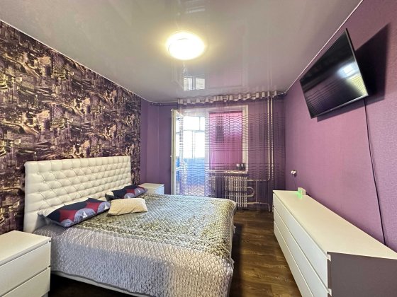 Продаж 3-кімнатної квартири з мальовничим краєвидом в районі «Кресу» Кривой Рог