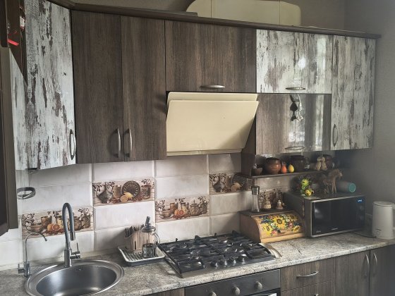 Двох кімнатна квартира "Сталінка" на 96 кварталі Кривой Рог