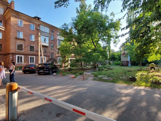 3 кімнатна . Костенко Героїв Ато .Сталінка. Кривой Рог