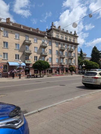 Продається ЕКСКЛЮЗИВНА 3кімнатна СТАЛІНКА в самому центрі міста - фото 1
