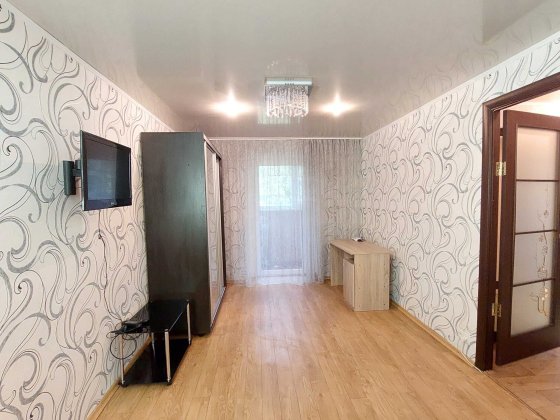 Однокімнатна біля КНУ. Віталія Матусевича.  З меблями і технікою Кривой Рог
