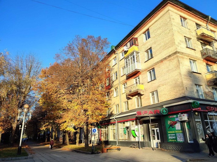 | Продам 2-кімнатну квартиру в самому центрі міста! - фото 1