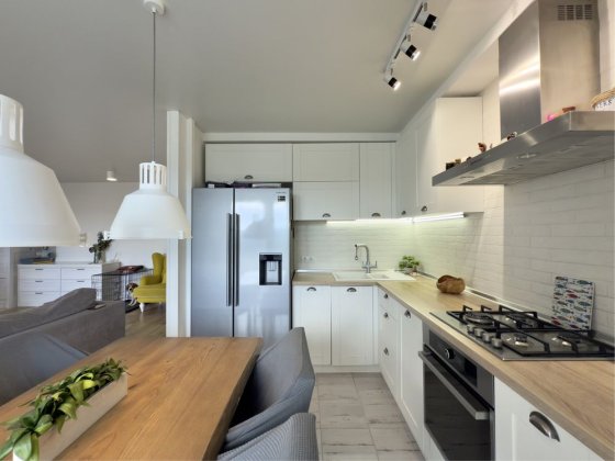 3к Харьковская в новом доме (90кв) 7/10кирп, а/отопление