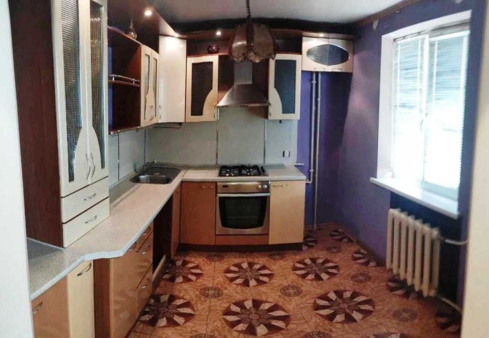 Продаж квартири з ремонтом, студія на Кресі. - фото 1