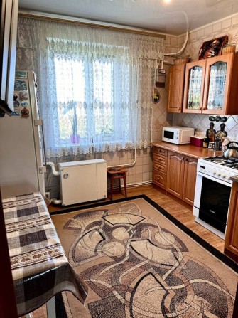Продаж економної  4 кім. квартири з а/о - фото 1
