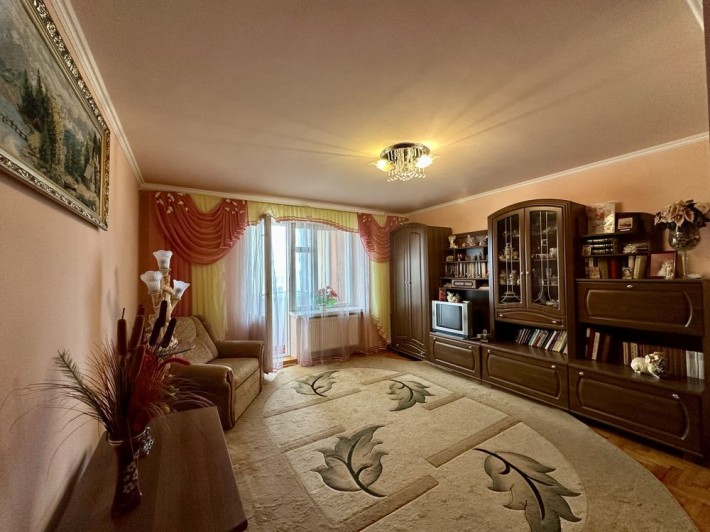 Терміновий продаж квартири біля озера! - фото 1