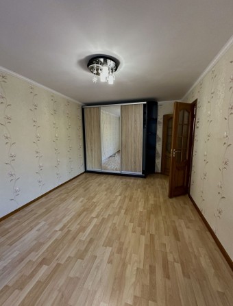 Продам 1-кімнатну квартиру в цегляному будинку - фото 1