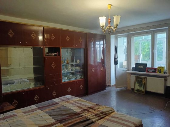 Продам 1 ком.кв 40 м.кв.эт 4/5 по ул.Молодёжной с автоном отоплением. Херсон