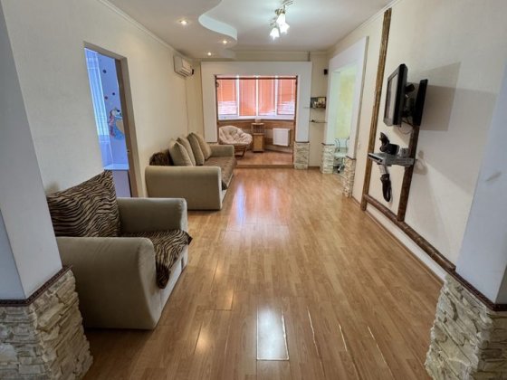 4х комнатная квартира с автономным отоплением 5/10 Таврический Херсон