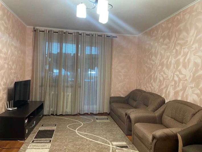 Продаж  4-х кімнатної квартири на Дзержинці - фото 1