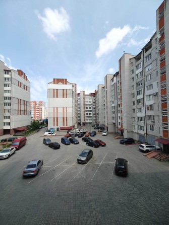Продаж просторої  2к.квартири по вул.Корольова - фото 1