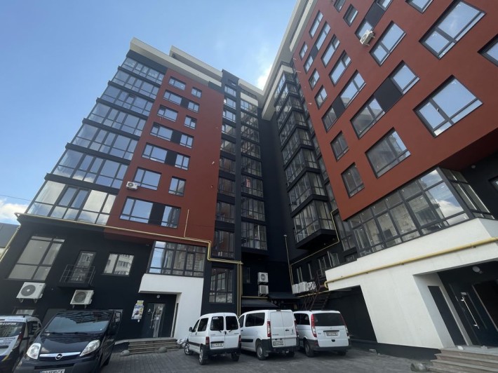 ПРОДАЖ 3 кімнатної квартири, поблизу центру вул. Торговиця - фото 1