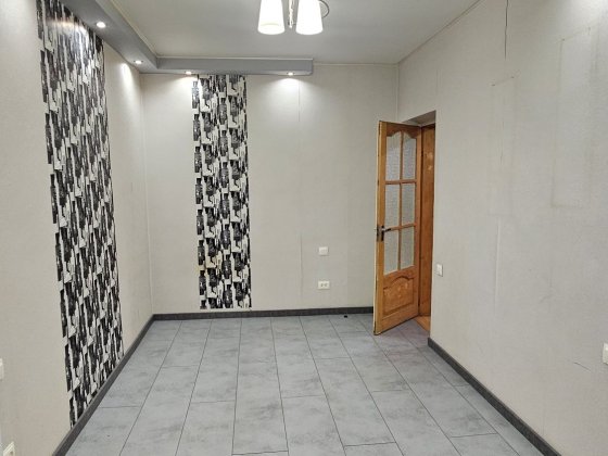 Продається 4-х кімнатна чешка вул. Кочубея Чернівці