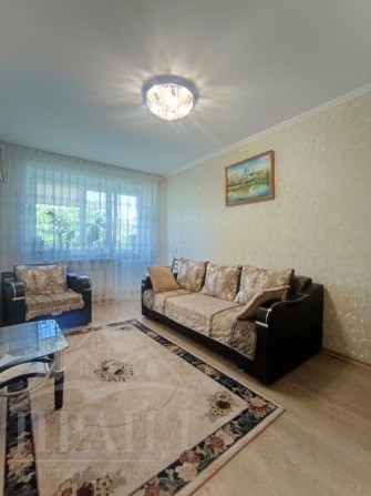 Продам укомплектовану 2 кмн квартиру - фото 1