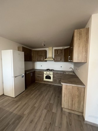 Продаж 2к в новобудові з ремонтом та і/о на Бамі - фото 1