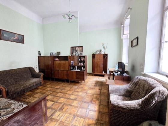 ЦЕНТР МІСТА! Продам ПРОСТОРУ 1.2кімн. БОГОМОЛЬЦЯ, вікна в тихий ДВІР! Чернівці