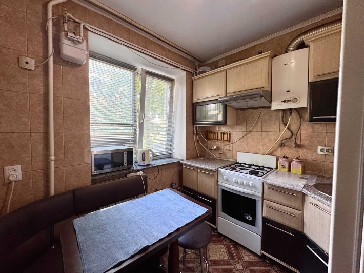 Продам  2 кімнатну квартиру під комерцію . Чайка - фото 1