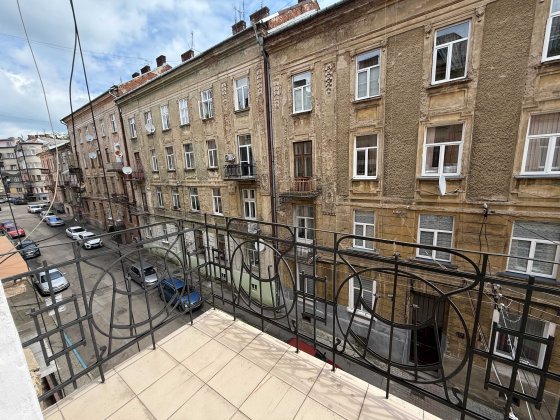 3-х кімнатна квартира в центрі Чернівців Черновцы